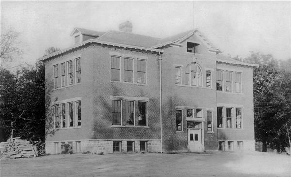 Little Red Schoolhouse exterior